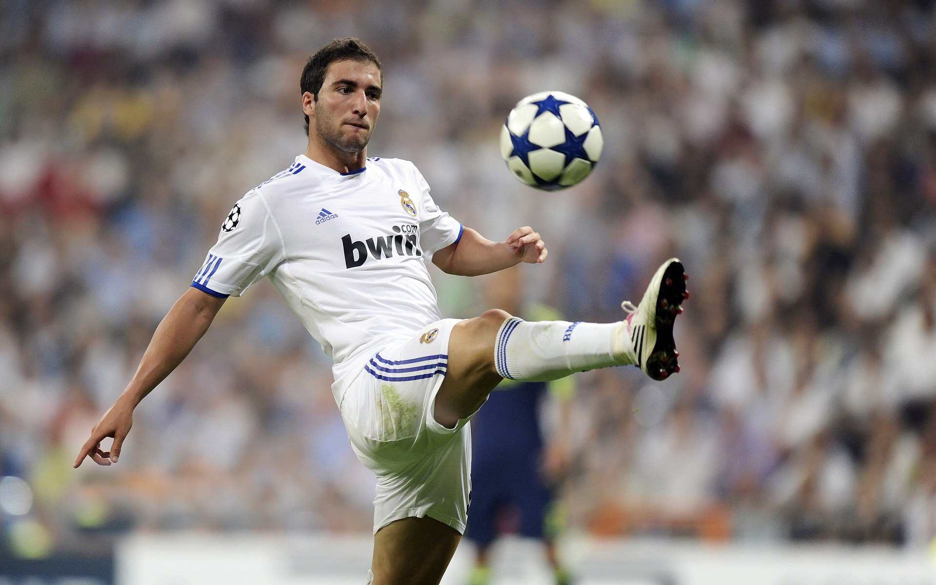 欧冠赛季舆论：意甲与德甲在淘汰赛仍具威胁 但稳定性距英超尚有差距